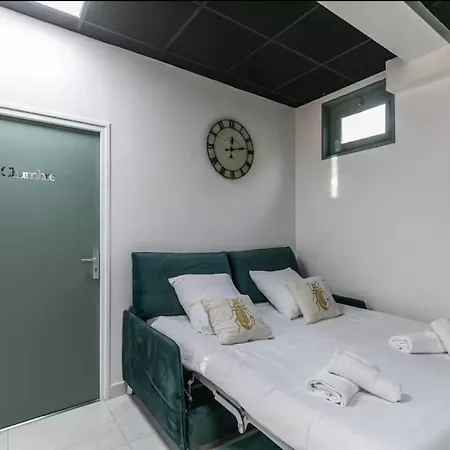 Spacious -3br 10p- Near Paris